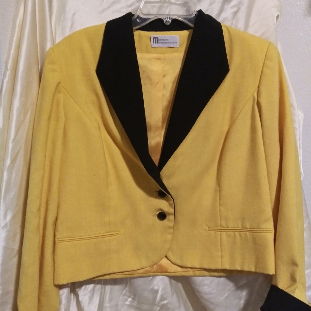 Blazer Suit yellow and black.